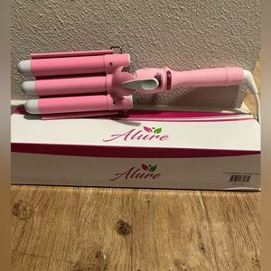 Alure 3 barrel curling iron wand
